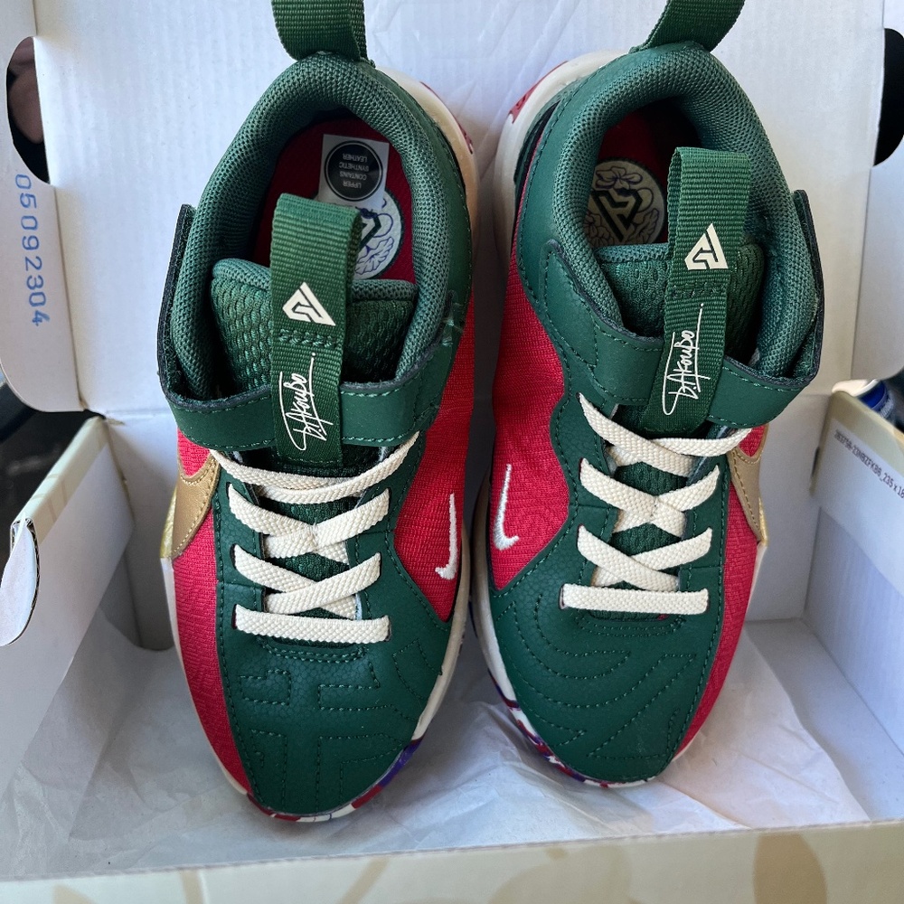 Nike FREAK 5 (BRAND NEW) 11c